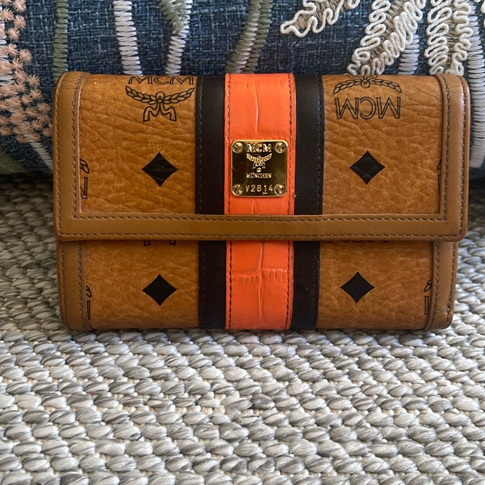 MCM Visetos Trifold Wallet in Cognac